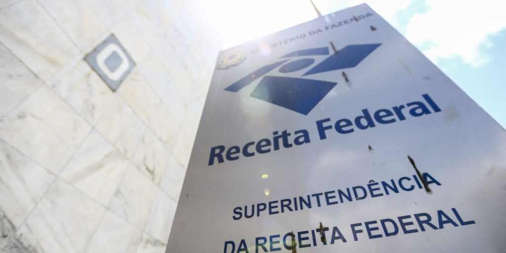 receita-nega-aumento-de-imposto-para-professores-com-novo-piso