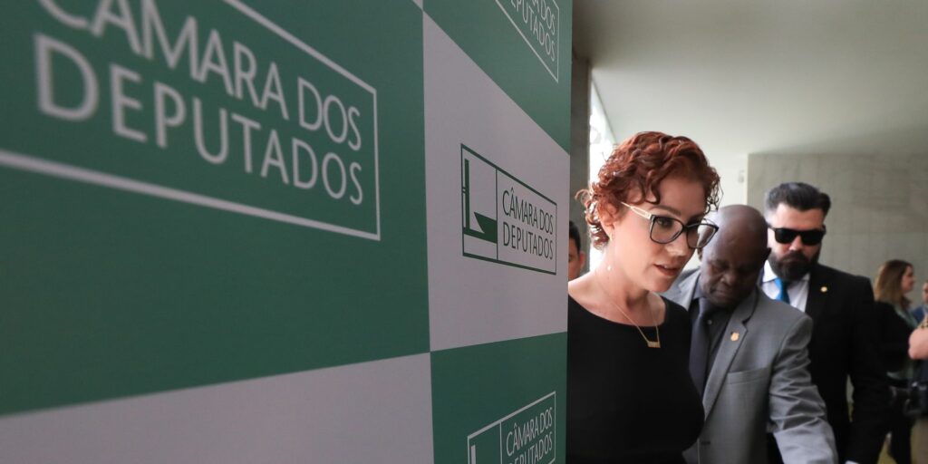 italia-julga-extradicao-de-carla-zambelli-nesta-terca-feira