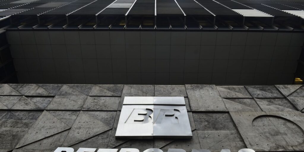 petrobras-reduz-preco-da-gasolina-em-5,2%-a-partir-desta-terca