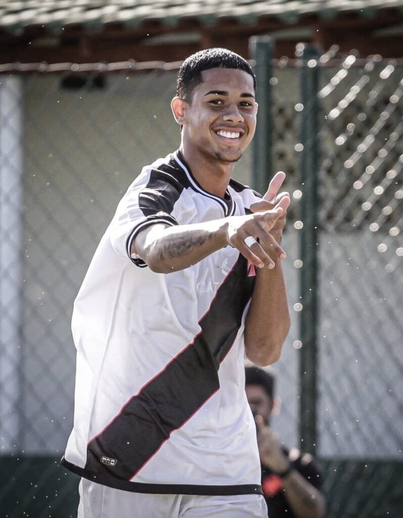 sub-20:-atacante-alexandre-se-despede-do-vasco