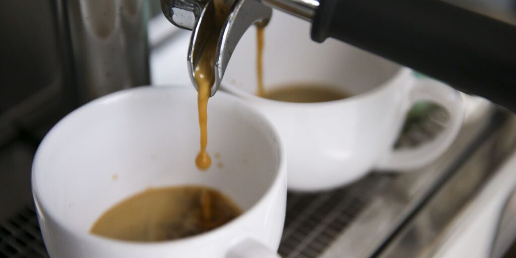 precos-altos-derrubam-consumo-de-cafe-no-brasil-em-2025