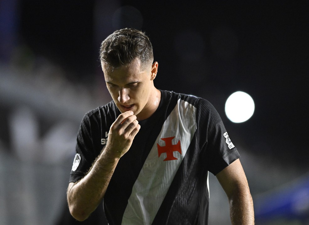 lucas-piton-vem-acumulando-erros-no-inicio-de-ano-no-vasco;-veja-lances