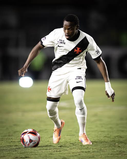 andres-gomez-foi-o-unico-jogador-a-atuar-nas-6-partidas-do-vasco-na-temporada