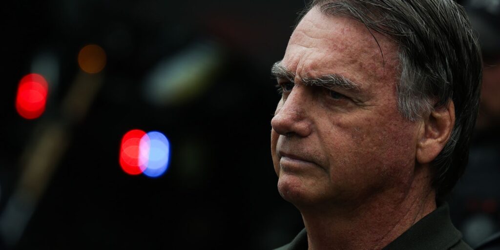 stm-recebe-pedido-de-perda-de-patente-de-bolsonaro-e-mais-4-oficiais