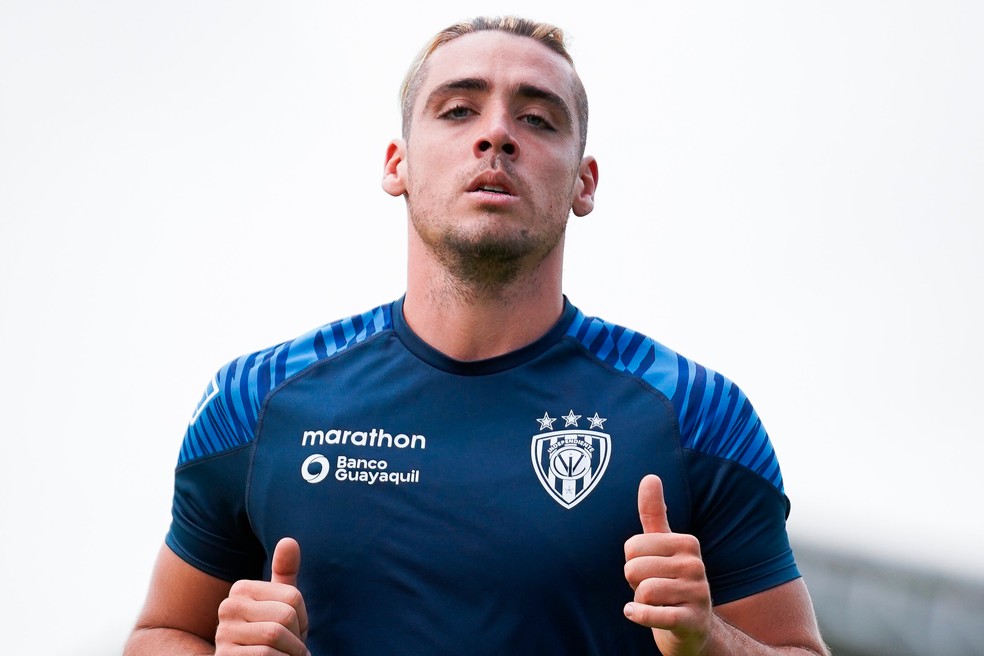 conheca-claudio-spinelli,-atacante-argentino-que-esta-perto-de-acertar-com-o-vasco