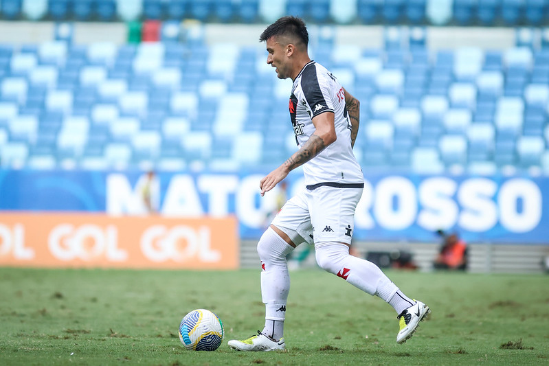 internacional-estaria-interessado-em-victor-luis