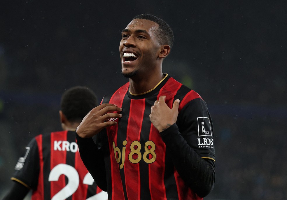 rayan-e-elogiado-por-tecnico-do-bournemouth:-‘nao-e-alguem-afetado-por-pressao’