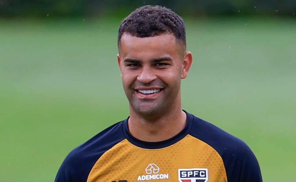 vasco-descarta-acordo-por-alisson-apos-contato-com-empresario,-e-sao-paulo-tambem-nega-negociacao