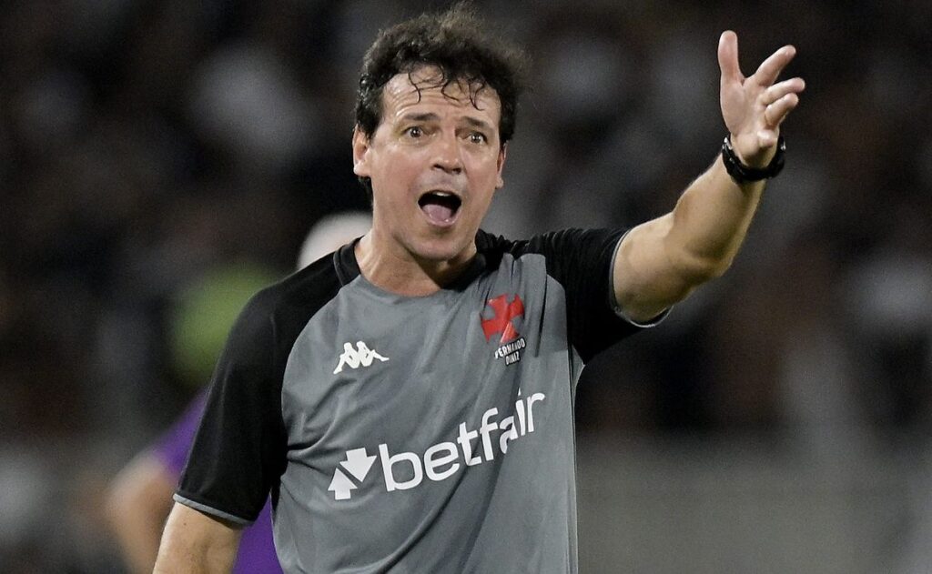 fernando-diniz-nao-consegue-dar-agressividade-ao-vasco,-que-perde-para-o-bahia-em-sao-januario