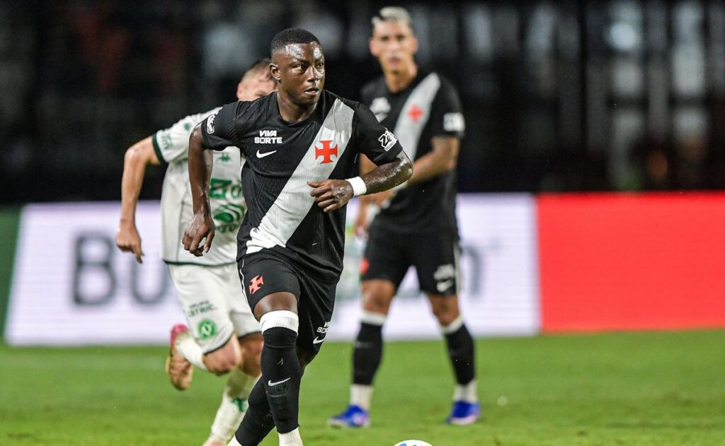 vasco-lidera-contratacoes-de-estrangeiros-desde-2019-e-se-diferencia-dos-rivais-da-serie-a