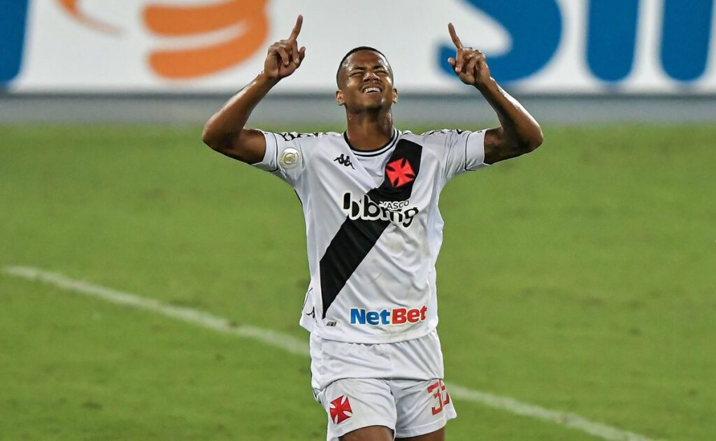 ygor-catatau-reve-o-vasco-e-projeta-duelo-decisivo-em-sao-januario:-“tenho-carinho”