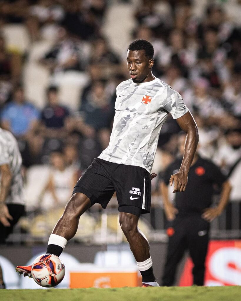 vasco-publica-fotos-do-aquecimento-dos-jogadores;-veja