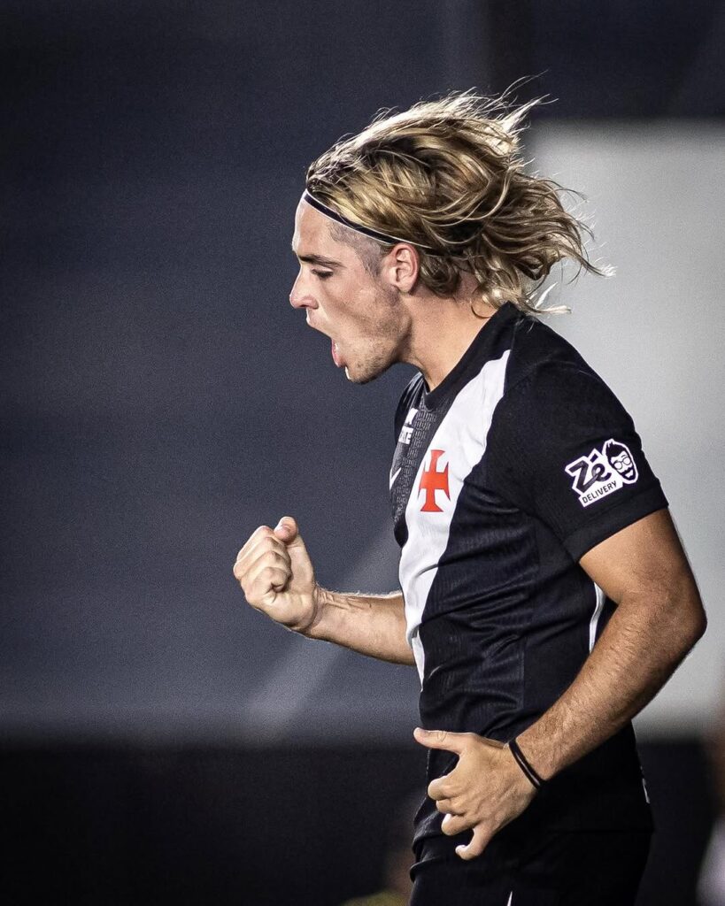 spinelli-se-tornou-o-14o-argentino-a-marcar-um-gol-pelo-vasco-neste-seculo