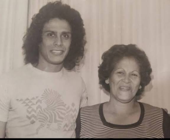 veja-foto-de-roberto-dinamite-com-sua-mae-neuza