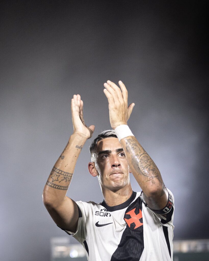 vasco-parabeniza-puma-rodriguez-pelo-premio-de-melhor-lateral-direito-do-carioca