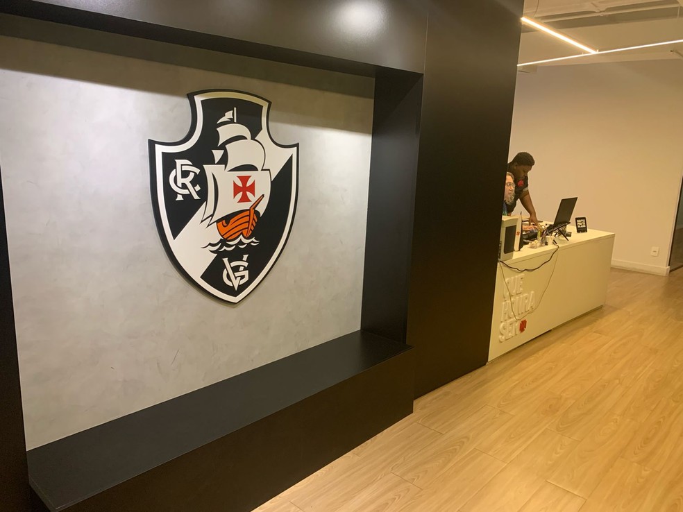 venda-da-saf-do-vasco-esta-encaminhada;-clube-negocia-com-marcos-lamacchia-e-com-outro-grupo