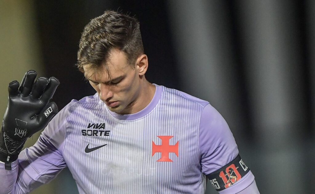renato-gaucho-tira-bracadeira-de-leo-jardim-e-escolhe-thiago-mendes-como-novo-capitao-do-vasco