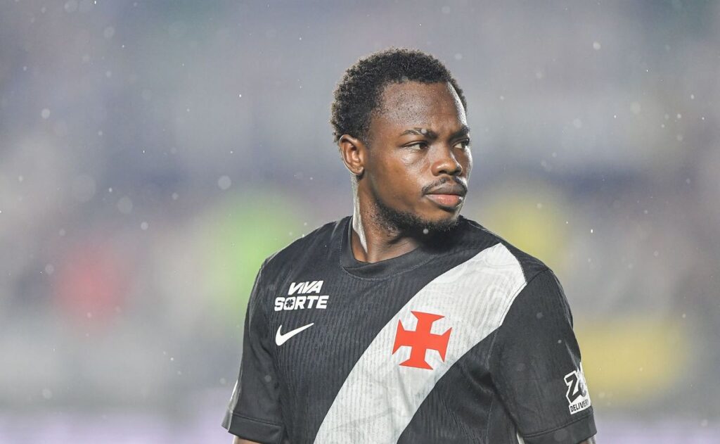 gomez-se-destaca-pelo-vasco-contra-o-palmeiras-e-ganha-forca-na-corrida-por-vaga-na-colombia