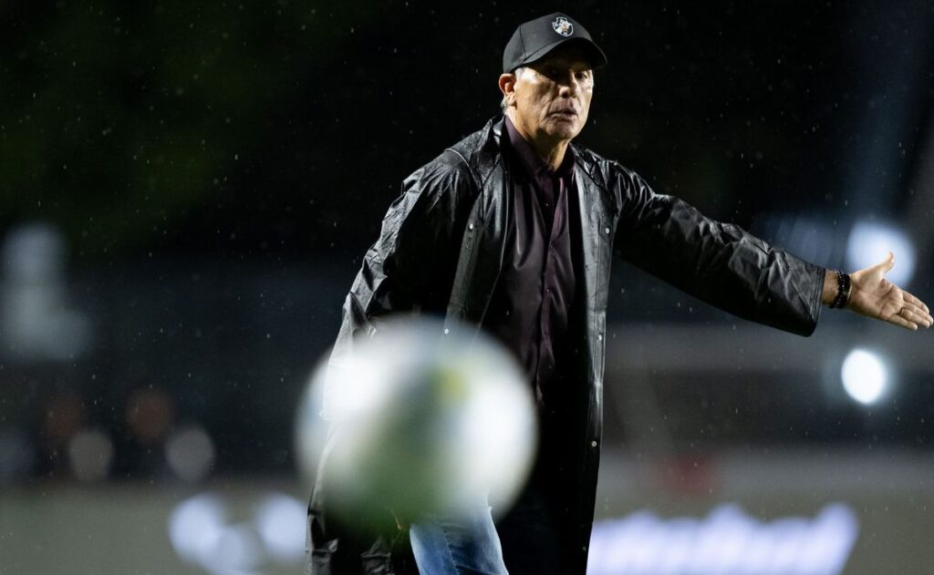 renato-gaucho-aposta-na-recuperacao-do-elenco-e-da-novas-chances-a-jogadores-no-vasco