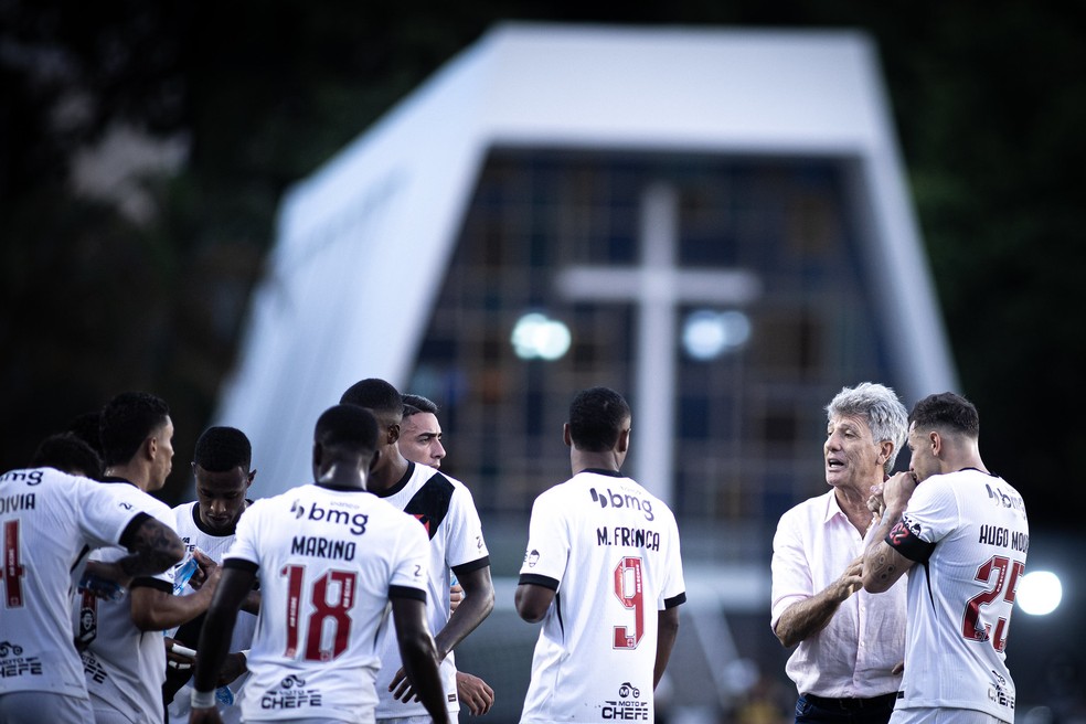 vasco-fecha-janela-domestica-de-transferencias-sem-reforcos