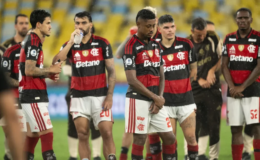 mozer,-idolo-do-flamengo,-cobra-elenco-apos-inicio-de-2026-instavel:-“nao-pode-viver-do-passado”