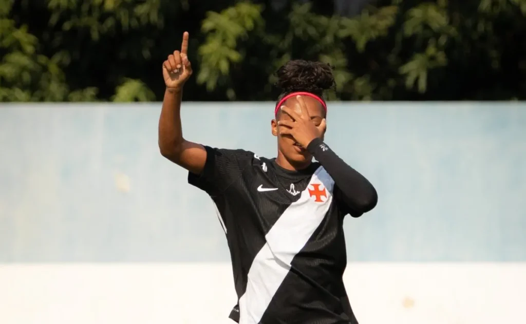 vasco-goleia-o-perolas-negras-por-4-a-0-e-assume-a-lideranca-do-brasileirao-feminino-a2
