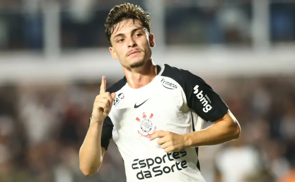 renato-abreu-elogia-breno-bidon-e-defende-oportunidade-ao-meia-na-selecao-brasileira