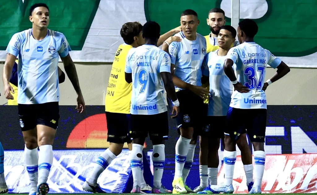 carlos-vinicius-marca,-mas-gremio-perde-para-o-palmeiras-por-2-a-1-no-brasileirao