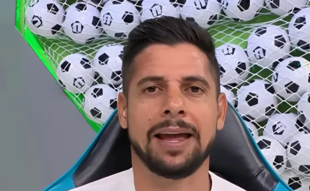 flamengo-x-santos:-cicinho-nao-pipoca,-da-palpite-ousado-e-preve-goleada-rubro-negra