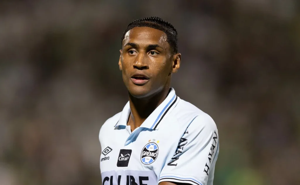 tete-vive-problema-fora-do-campo-e-admite-fase-ruim-no-gremio,-pede-nova-funcao-a-luis-castro