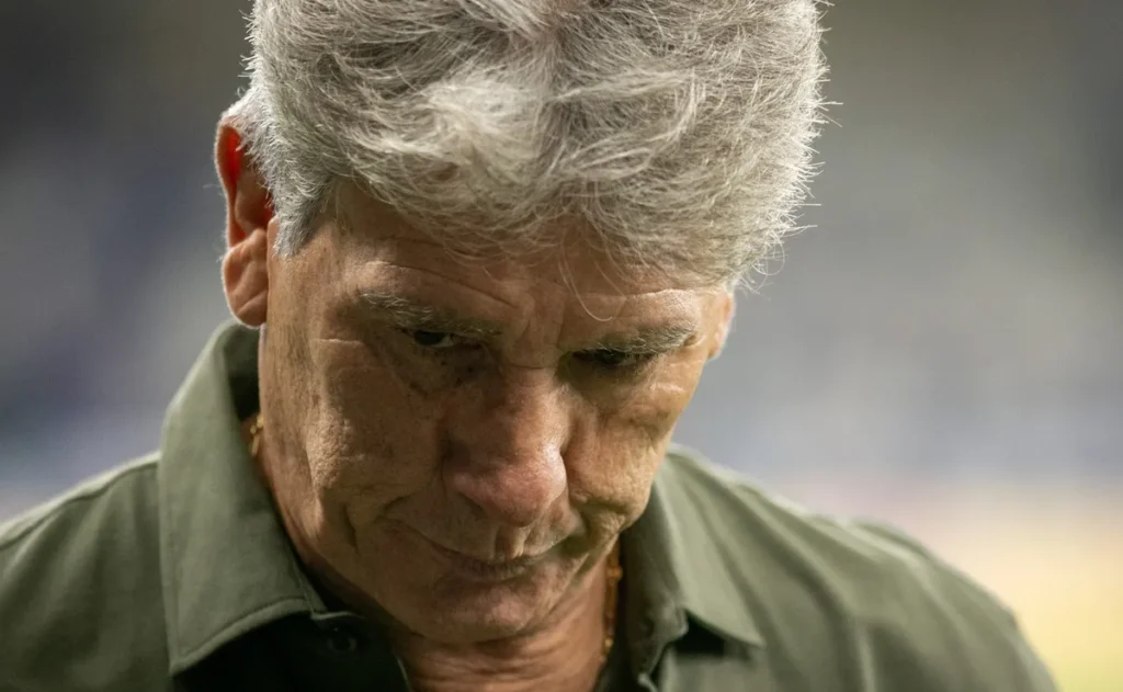 renato-gaucho-ve-erro-polemico-da-arbitragem-em-vasco-x-botafogo:-“ele-inverteu-a-falta”