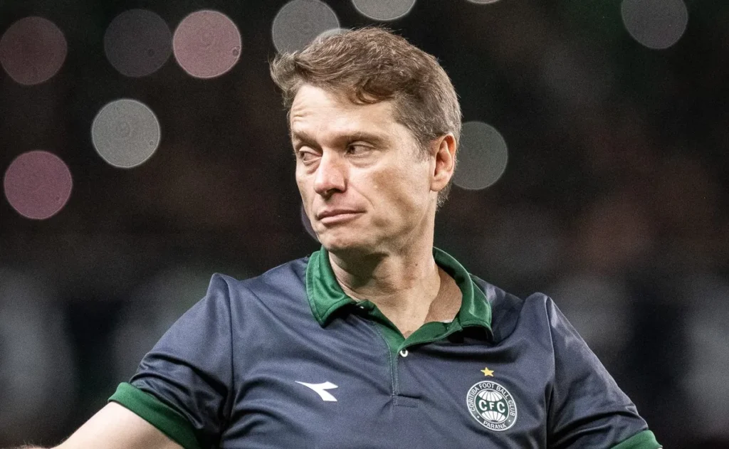 fernando-seabra-explica-tatica-adotada-em-coritiba-x-fluminense-para-complicar-luis-zubeldia