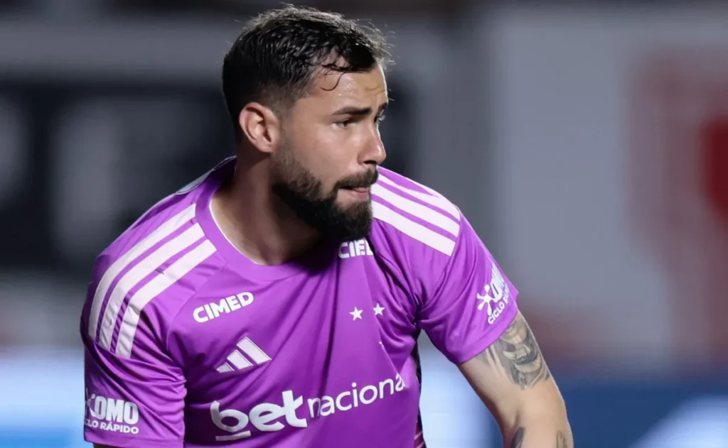cruzeiro-avalia-mercado-por-goleiro-e-da-prazo-para-matheus-cunha-se-firmar