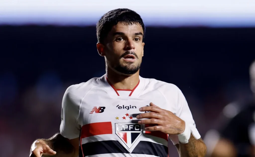 gol-anulado-de-cauly-quase-complica-sao-paulo,-mas-bobadilla-garante-vitoria-contra-boston-river