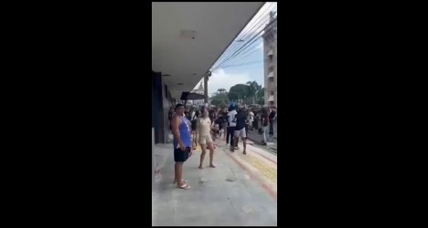 torcedores-fizeram-festa-com-a-chegada-dos-jogadores-do-vasco-em-belem;-veja
