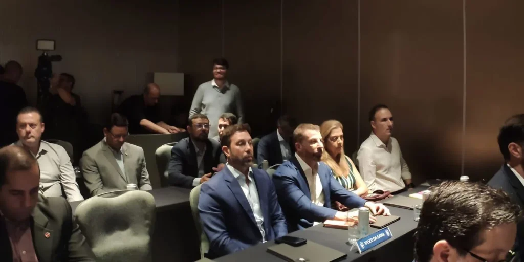 pedrinho-e-leila-pereira-mostram-entrosamento-apos-reuniao-na-cbf-sobre-liga-unificada