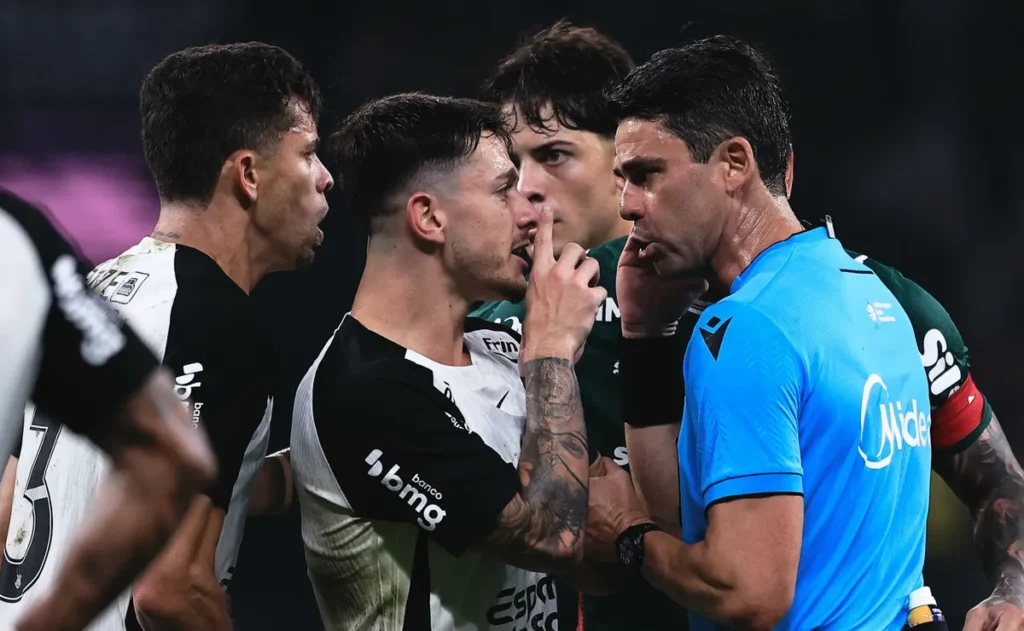 renata-ruel-ve-penalti-nao-marcado-por-flavio-rodrigues-de-souza-em-corinthians-x-palmeiras