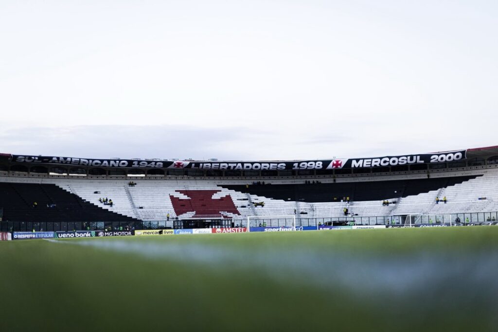 vasco-posta-mais-fotos-de-sao-januario,-palco-do-jogo-desta-3a-feira