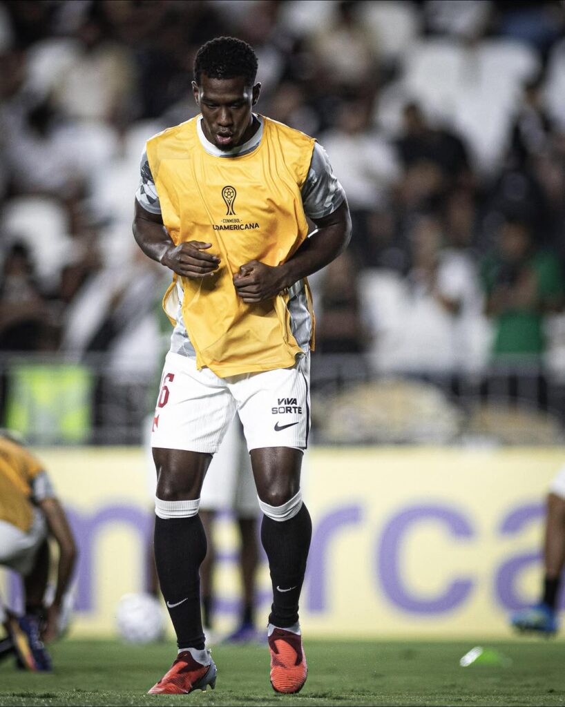 vasco-publica-fotos-do-aquecimento-dos-jogadores;-veja