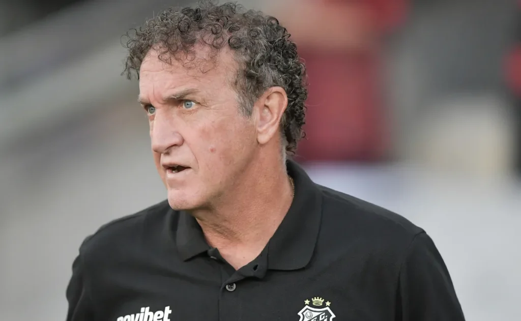 cuca-se-manifesta-apos-polemicas-de-neymar-e-gabigol-no-santos:-“nao-estao-satisfeitos”