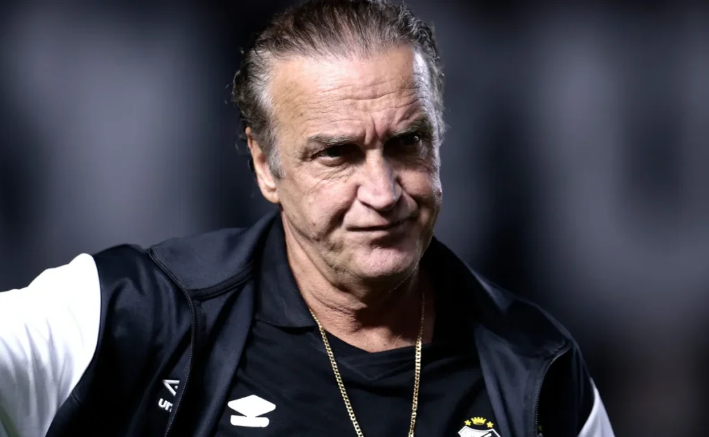 cuca-alerta-para-incompetencia-nas-finalizacoes-no-empate-do-santos:-“isso-cria-um-perigo”