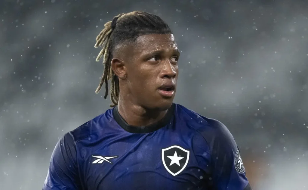danilo-recusa-proposta-do-zenit,-botafogo-avalia-cenario-e-palmeiras-surge-como-possibilidade