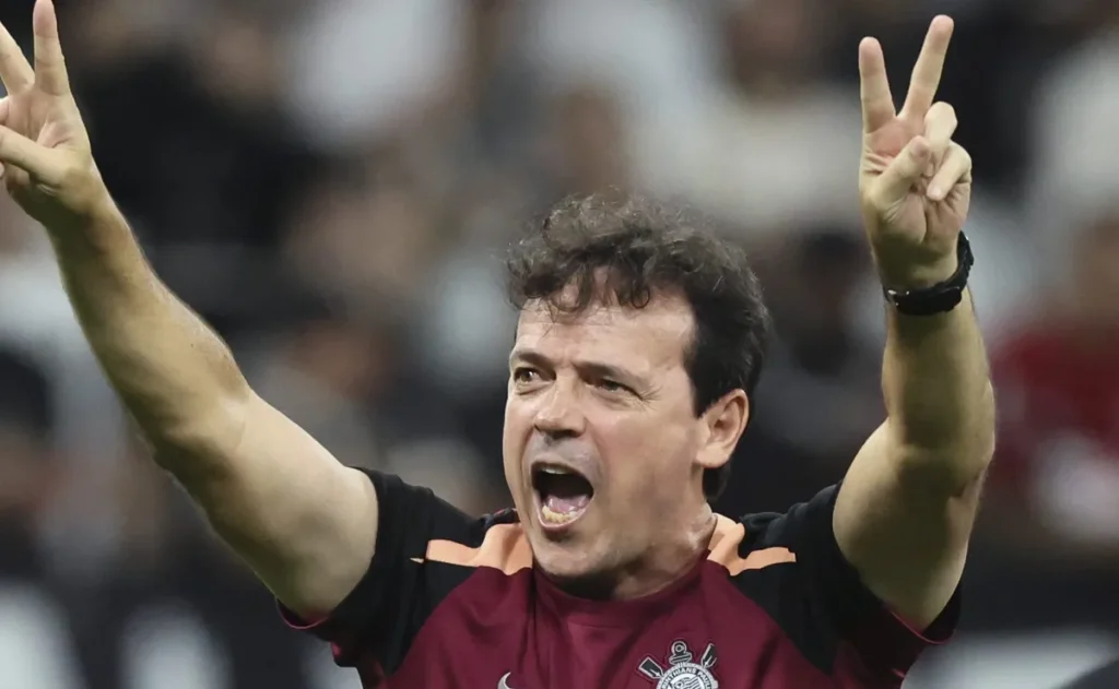 corinthians-tem-desfalques-de-peso-e-fernando-diniz-desenha-escalacao-contra-o-vitoria