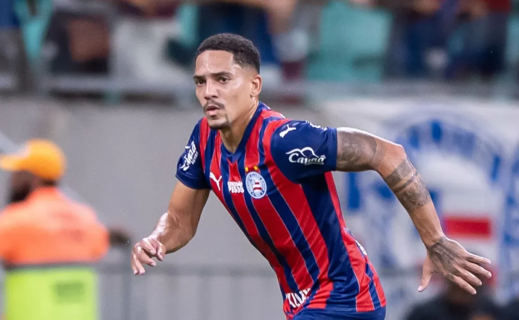 gilberto-pode-voltar-ao-time-em-flamengo-x-bahia-e-avalia-concorrencia:-“confianca-do-treinador”