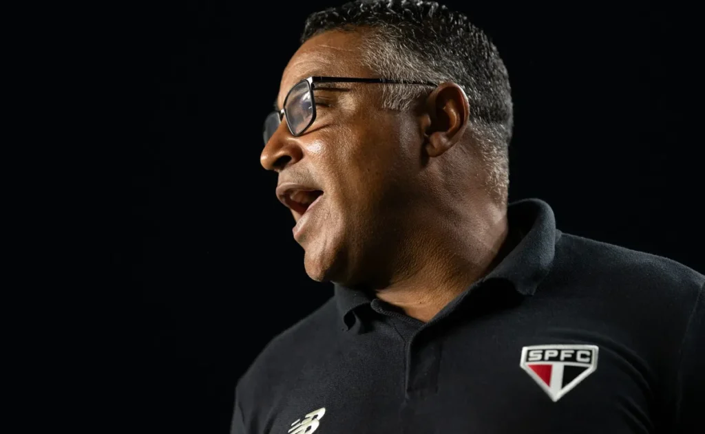 roger-machado-cita-‘tempos-distintos’-e-lamenta-derrota-do-sao-paulo-para-o-vasco-da-gama