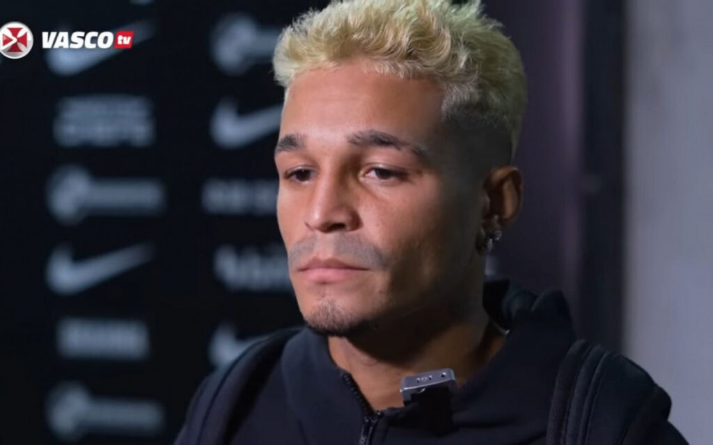 adson,-sobre-titularidade:-‘para-ser-bem-sincero,-nao-me-preocupo-muito-com-isso’