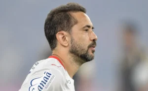 everton-ribeiro-se-rende-ao-flamengo-apos-partida-contra-o-bahia:-“eles-nao-erram,-e-dificil”