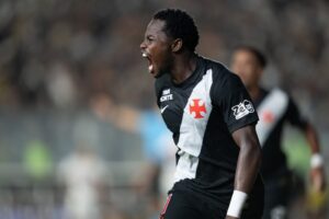 de-olho-em-convocacao-para-a-copa-do-mundo,-andres-gomez-cresce-com-conselhos-de-renato-gaucho