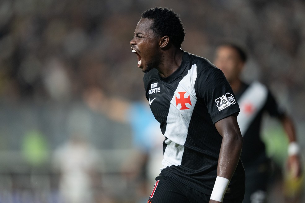 de-olho-em-convocacao-para-a-copa-do-mundo,-andres-gomez-cresce-com-conselhos-de-renato-gaucho