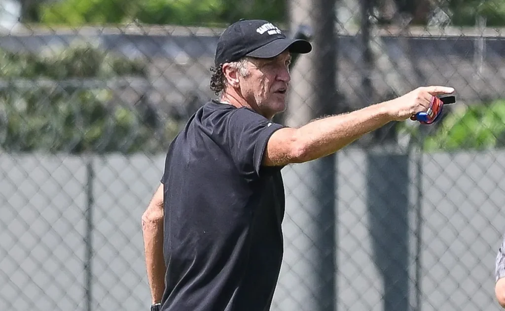 santos-planeja-nova-reformulacao-e-cuca-definira-alvos-para-proxima-janela